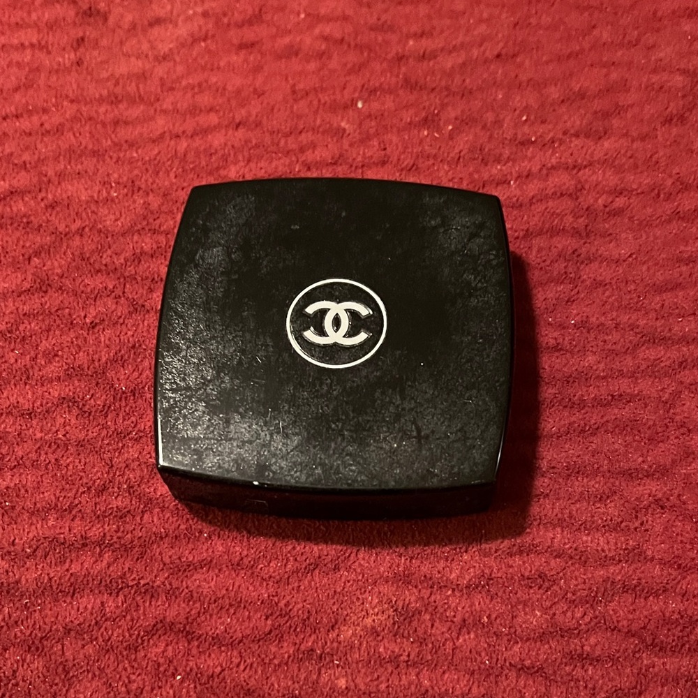 CHANEL blush in Jersey.